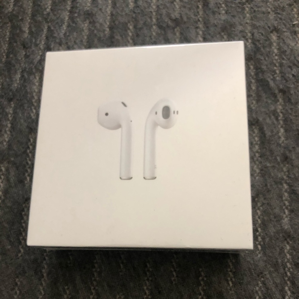 Apple Airpods (1st Gen) Brand New